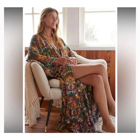 Anthropologie Other - Anthropologie Emmanuelle Green Robe Size Small no belt